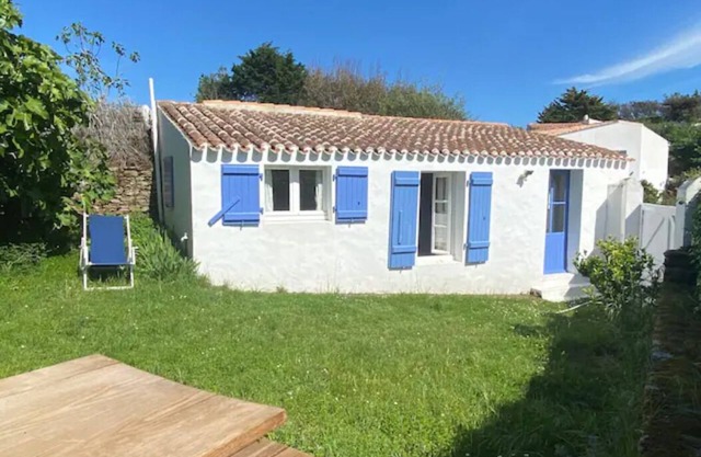 Port de la Meule - small fisherman's cottage with enclosed garden
