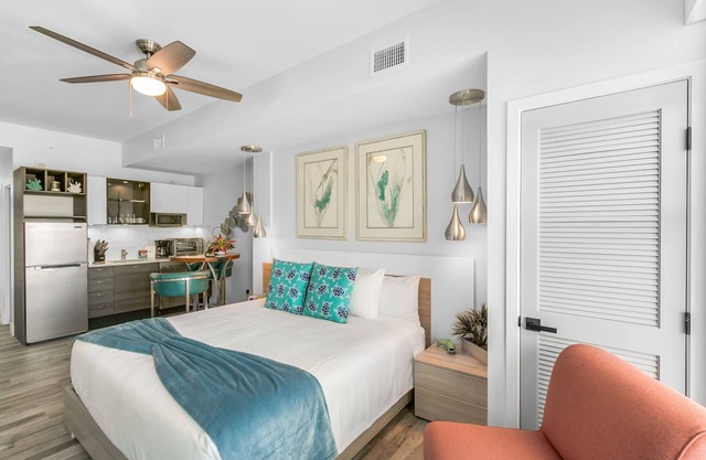 Portside Suite - Cape Crossing Resort and Marina