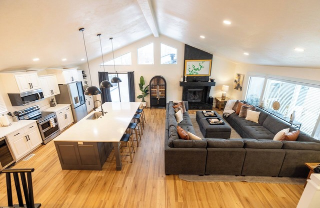 Powder and Pool House close to ski resorts and downtown.