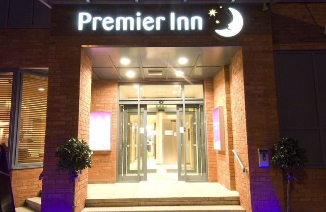 Premier Inn Chester - Railway Station