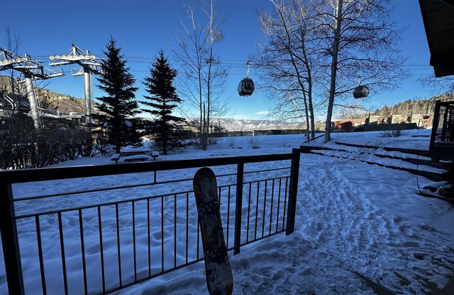 Premier Ski-In, Ski-Out at Base of Snowmass Village. Pet Friendly!