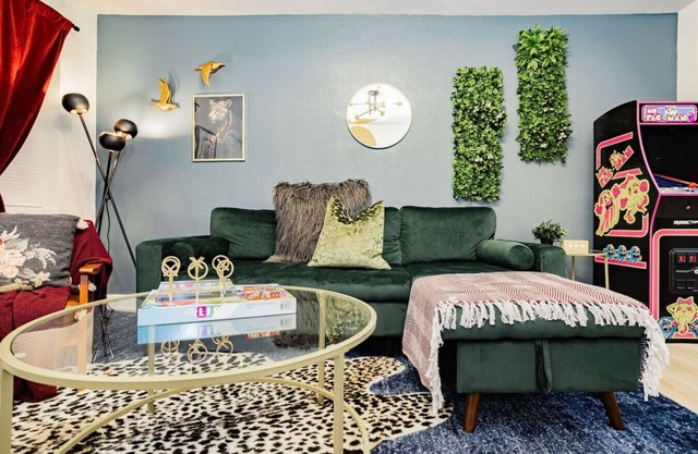 Premier Vegas Oasis: Near Strip Nightlife & Games