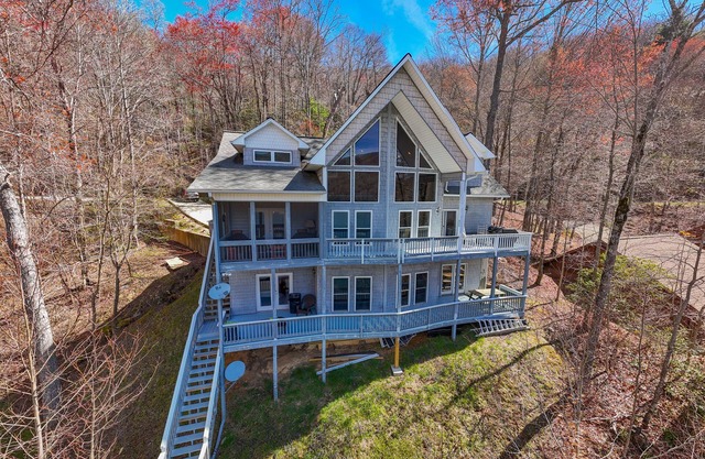 Premium 5 Bedroom 4 kings/6 Twins LAKE FRONT Home.BOOK JUNE PROMO DEALS NOW!