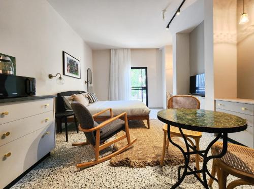 Premium Studios Carmel Market