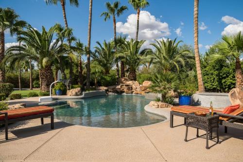 Preston by AvantStay 6BR Desert Oasis w Basketball Court Pool Hot Tub