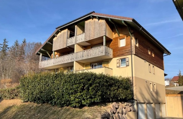 PRETTY APARTMENT in the MOUNTAIN with PARKING Spaces