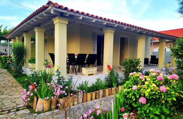 Pretty Villa X 6 Close To The Sandy Beach On Corfu Island