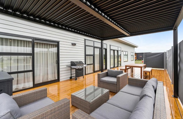 Pride of Pinot - Martinborough Holiday Home