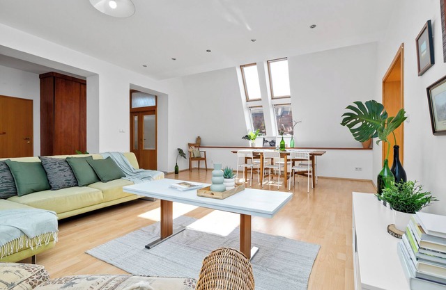 Prima - spacious apartment located in the main square