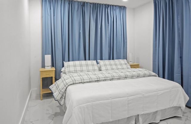 Prime Location/ Cozy/Clean /Free Parking