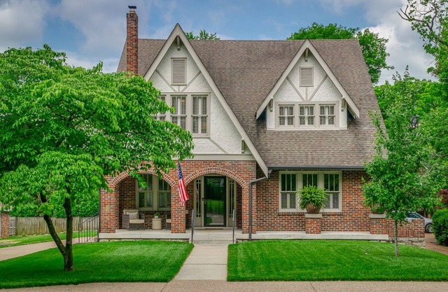 Prime Location! Mins to Broadway, 2nd Ave, Vanderbilt, St Thomas - Free Parking!