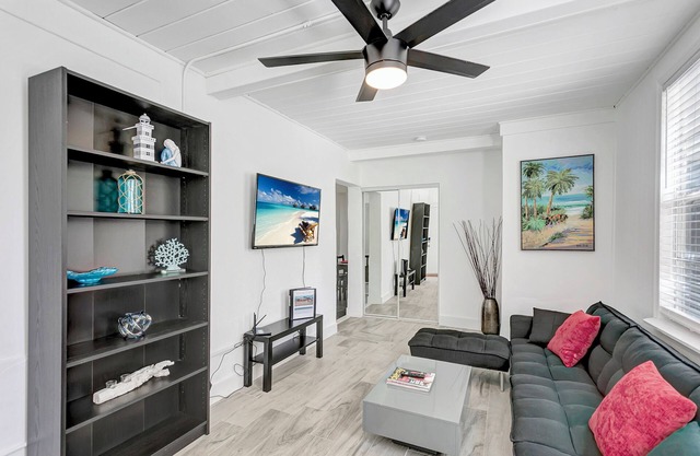 Prime location, Pineapple district, walk to Atlantic, 1bd, pets