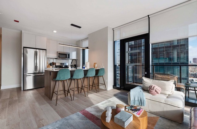 Prime West Loop 2BR Duo + Enjoy Unique Gatherings