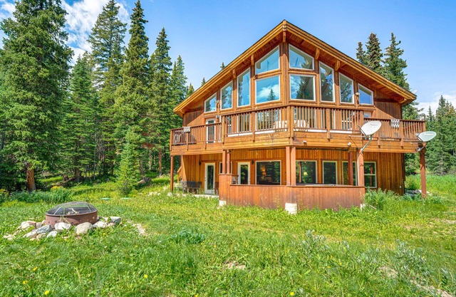 Pristine Breckenridge Home w/Hot Tub & Mtn Views!n
