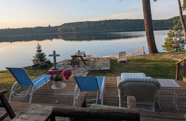 Privacy, Peacefulness, Paradise - A Rare and Exclusive Cabin Retreat.
