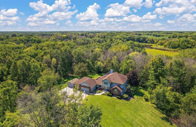 Private 10-Acre Estate Pool 2 Kitchens