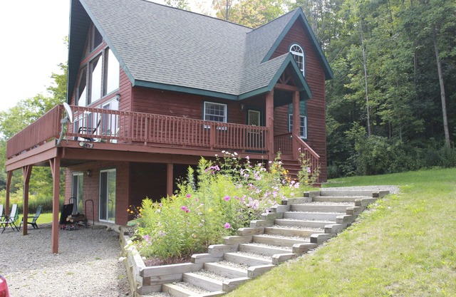 Private 4-bedroom chalet with breathtaking views!