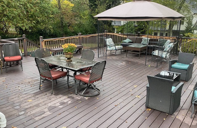 Private 4 Bedroom Home with Saltwater Pool