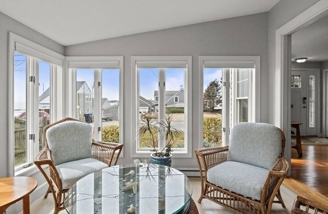 Private 4-Bedroom home on Planting Island with water views in all directions