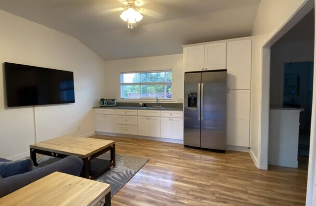 Private and Peaceful Guest Home for 1 or 2 Guests