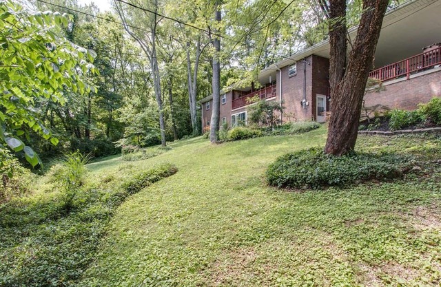 Private and secluded nature setting - 10 Minutes From Everything!