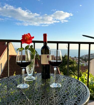 Private apartment with sea view