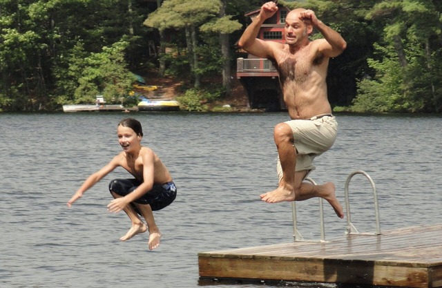 Private beach, 8 kayaks/canoes, Bocce- perfect for multiple families to share!