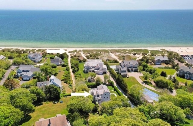 Private Beach Escape With Sweeping Ocean Views in West Hyannisport RMAM103