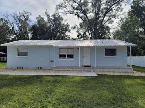 Private & Beautiful - 3 BR Home - Fenced Backyard