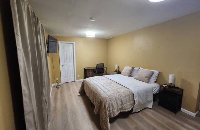 Private bedroom and bathroom in Denver. Private entrance and wifi
