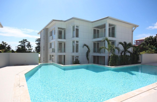 Private Garden Condo - 5 min From the Beach