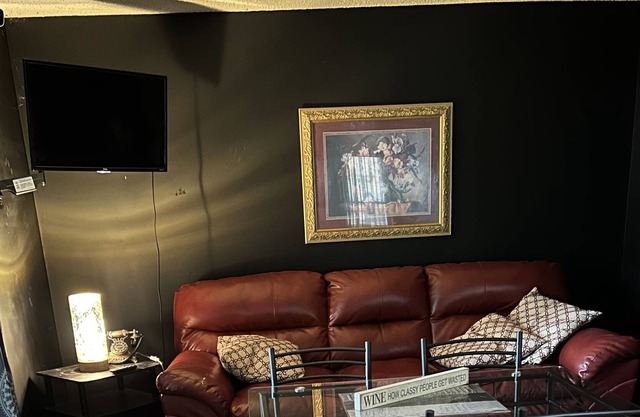 Private home 5 mi from VB oceanfront /shopping, dining, water pk/go carts