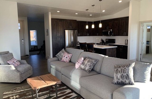 Private Hot tub! Bridges Powder Mountain near Eden new 4 bedroom house