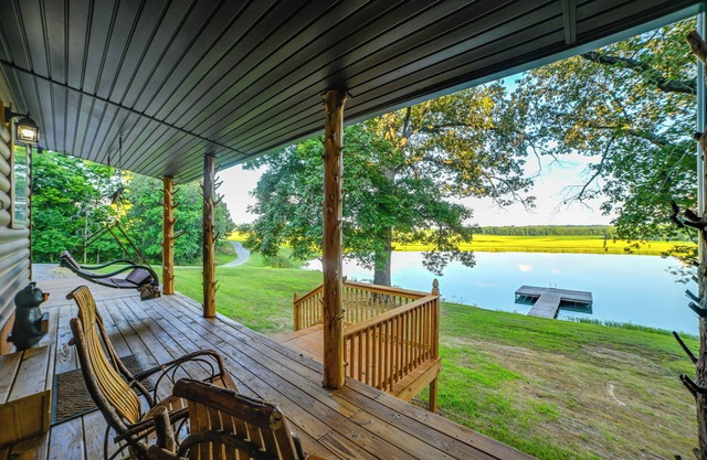 Private Lake & Dock: Log Cabin, 2 Mi to Clay!