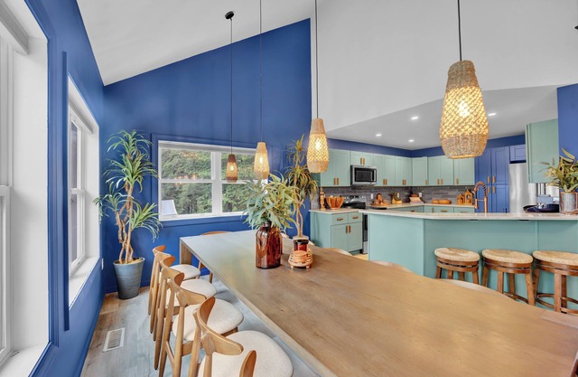 Private Lakefront Retreat-Mins to Waterparks and Attractions