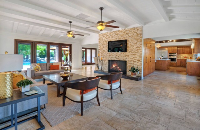 Private Luxury Estate in Little Tuscany - walking distance to Palm Canyon