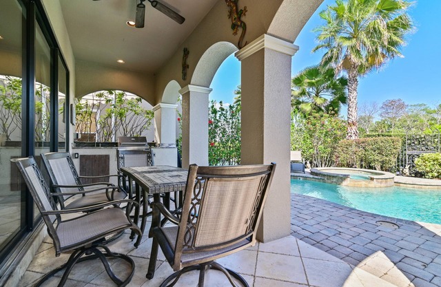 Private, Mediterranean Luxury on Golf Course-6 mi to Disney!