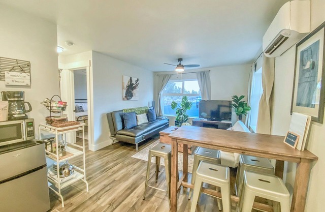 Private, Modern Guest Suite – A Peaceful Retreat with Stunning Mountain Views