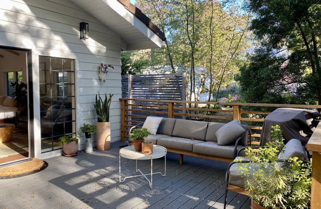 Private oak tree bungalow in the heart of Montecito!