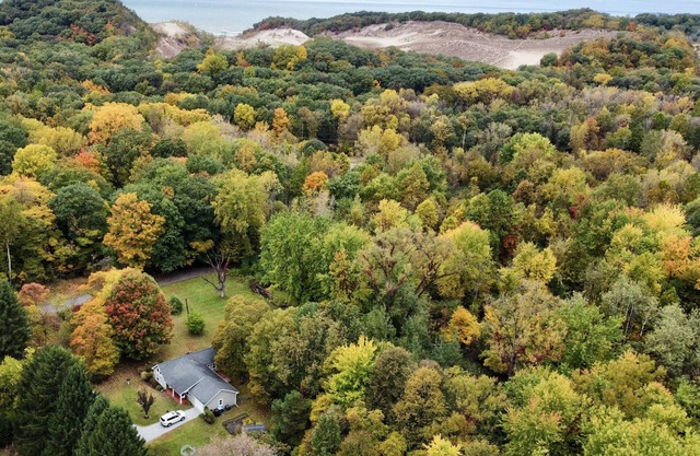 Private Oasis Near Lake Michigan & Warren Dunes!
