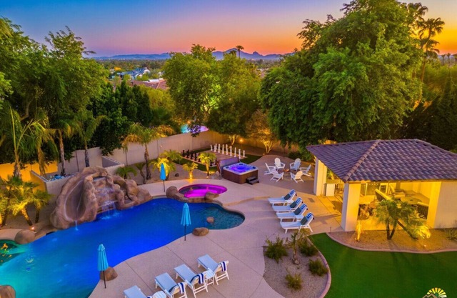 Private Paradise Resort with Waterslide+Pickleball+Putting Green+ Playset