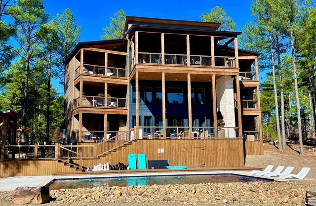 PRIVATE POND! Private heated pool! 6 king suites & bunk room.Sleeps 30.Brand New