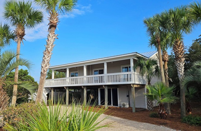 PRIVATE POOL! 2 FREE BIKE RENTALS INCLUDED WITH YOUR STAY!