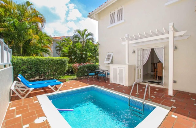Private Pool, 3 mins from Beach - Turtle View 2