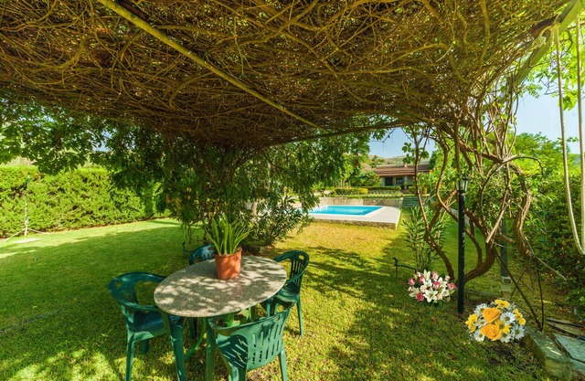 Private Pool, countryside, relaxing and peaceful area