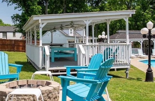 Private Pool! Hot Tub! Fire Pit! 10 Beds!