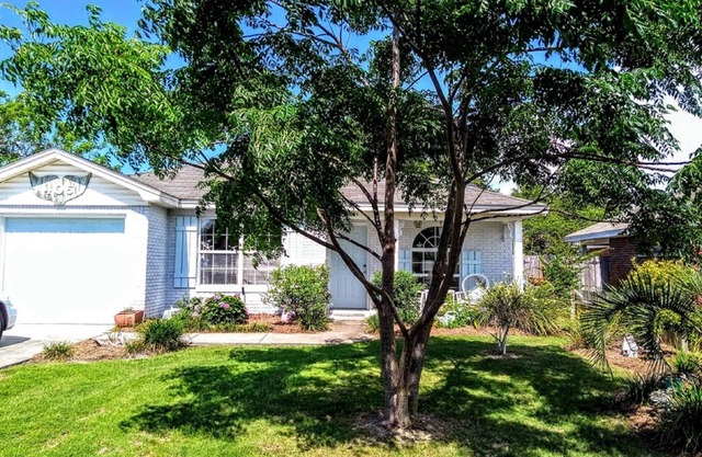 Private Pool,Pet friendly,3 Blocks to Beach,5 Minutes to 30a and Pier Parknnnnnn