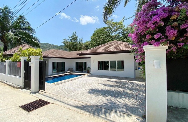 Private pool villa in tropical area 4 bedrooms
