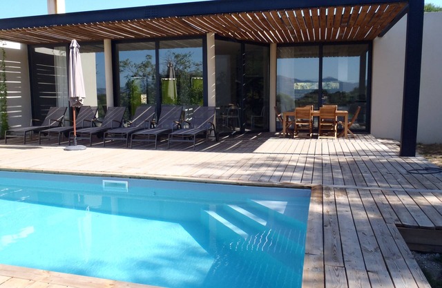 Private property 5' from the beach, natural area, eco-friendly