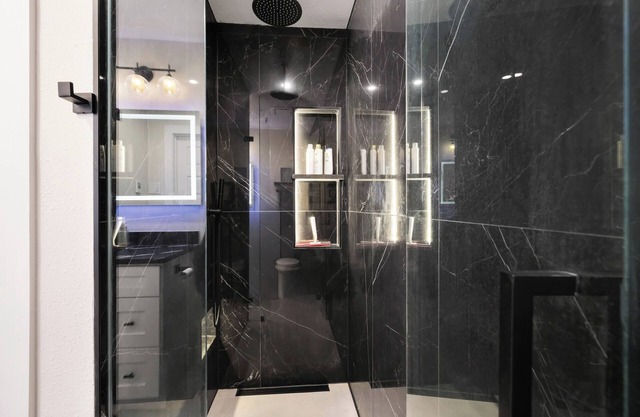 Private Room Private Bath close DFW/AA headquarter